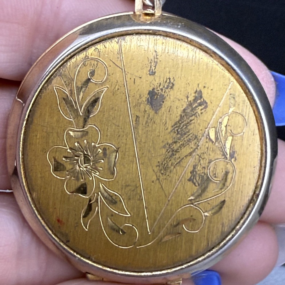 Vintage Estate Locket Gold Tone Floral Engraved Round Photo Pendant